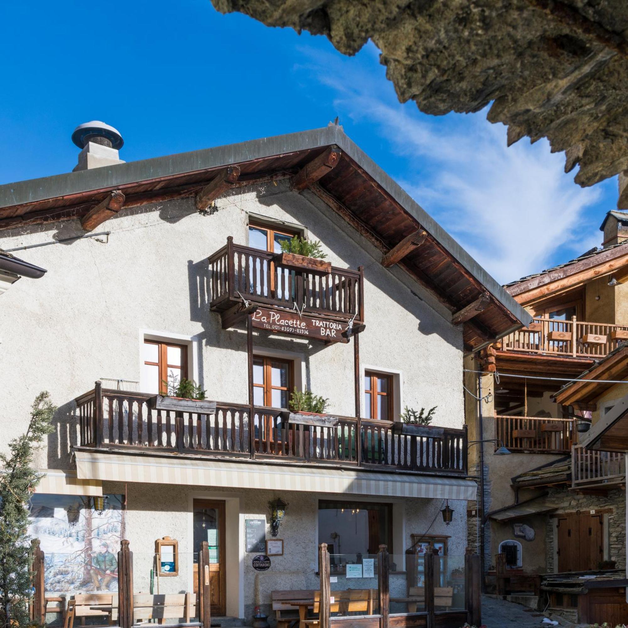 La Placette - Albergo Diffuso E Trattoria Usseaux Exterior photo
