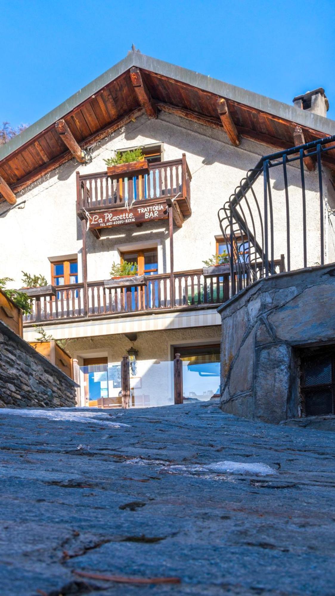La Placette - Albergo Diffuso E Trattoria Usseaux Exterior photo