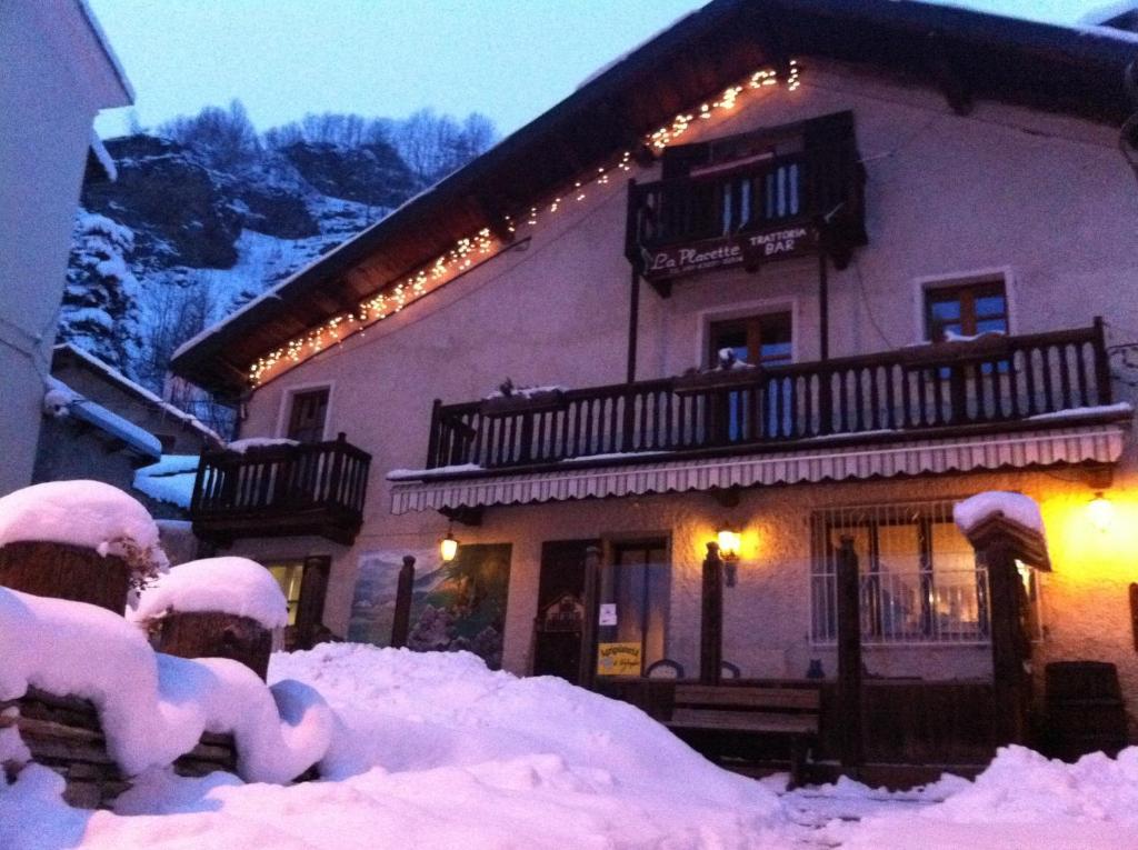 La Placette - Albergo Diffuso E Trattoria Usseaux Exterior photo
