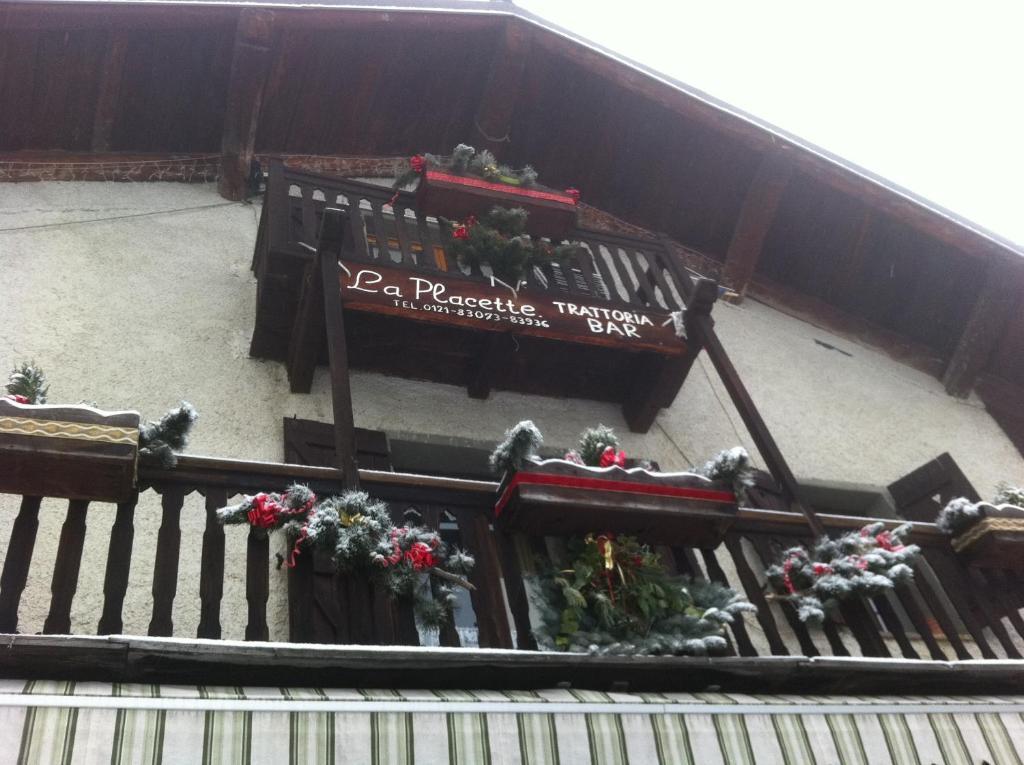 La Placette - Albergo Diffuso E Trattoria Usseaux Exterior photo
