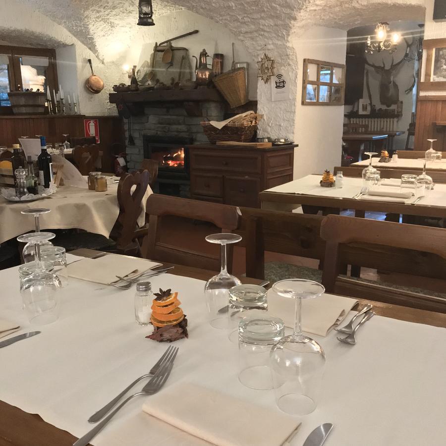 La Placette - Albergo Diffuso E Trattoria Usseaux Exterior photo